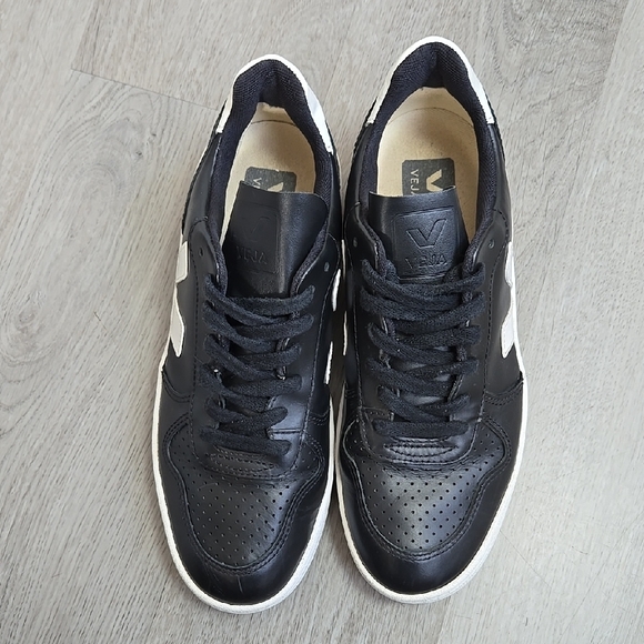 Veja Black and White Leather Sneakers with V Logo - Picture 8 of 11